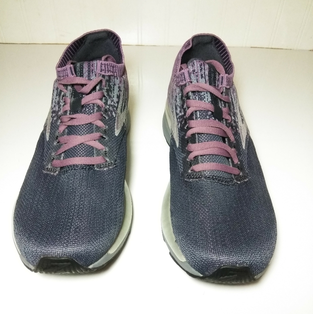 Brooks Ricochet Womens sz 11 NEW
